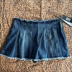 Madden NYC pleated denim mini skort